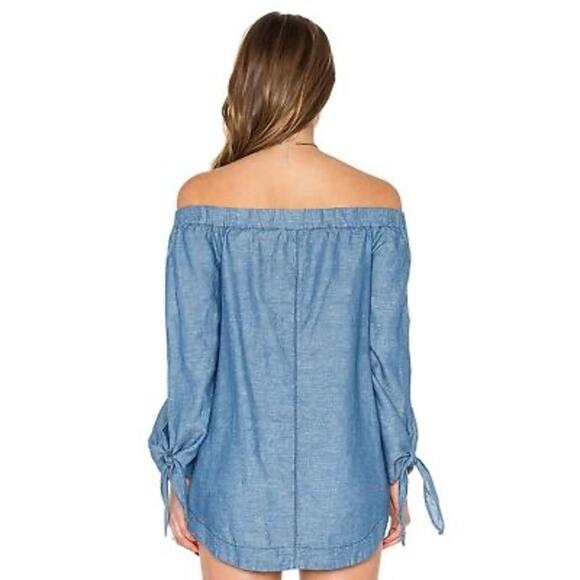 Free People Off The Shoulder Light Denim Blouse Womens Size Medium Boho Hippie - Picture 3 of 13